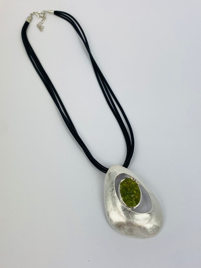 ALLOY+OLIVINE+CORD NECKLACE